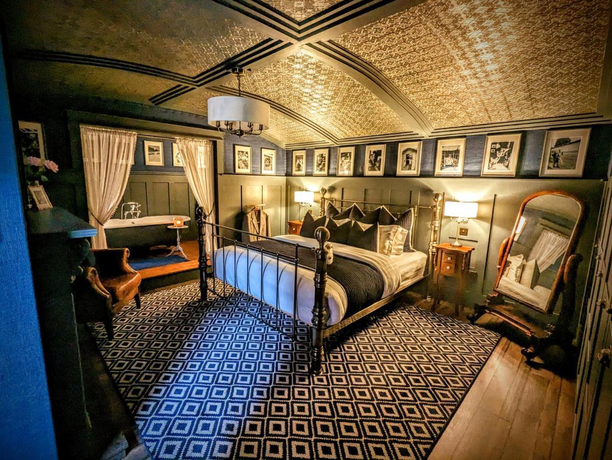 Sheddington Manor - 2 Bedroom Guest House & Cinema Belfast Exteriör bild